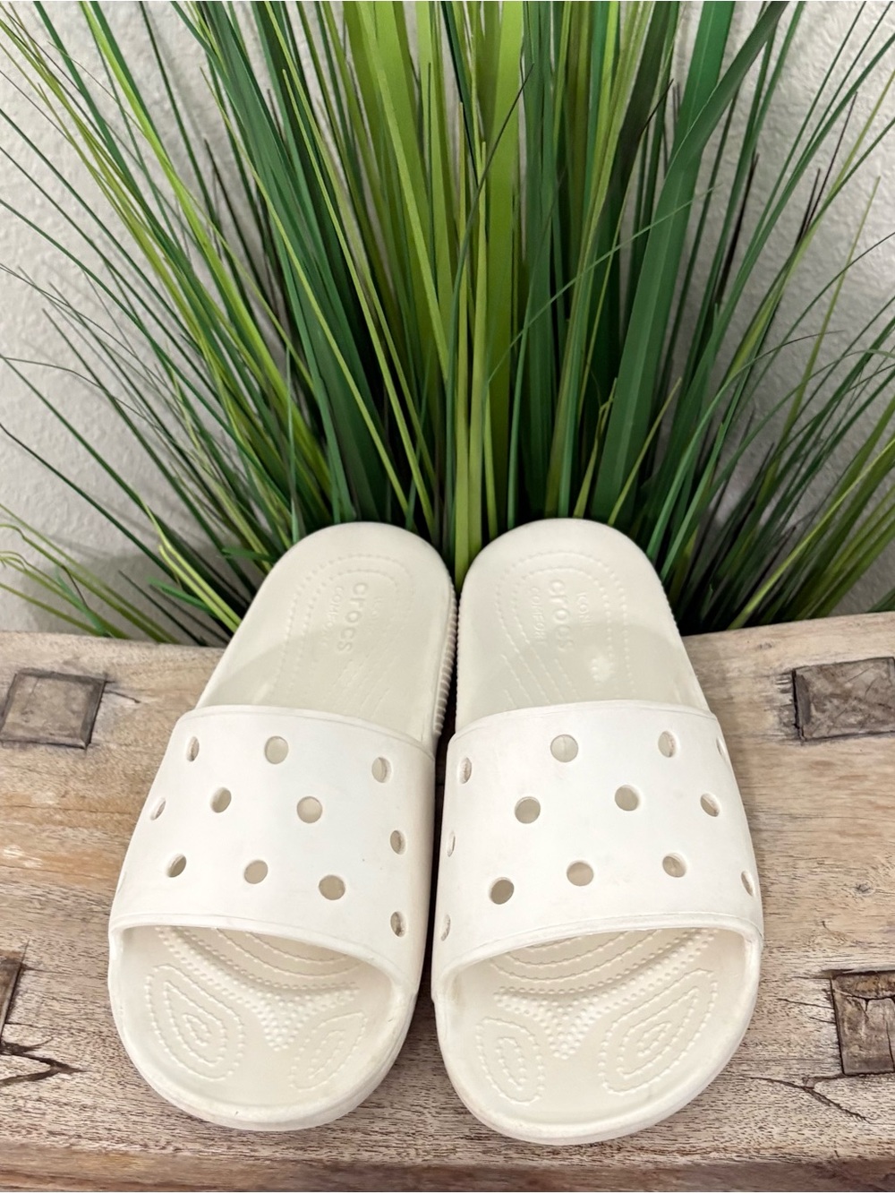 CROCS White Slide Sandals
